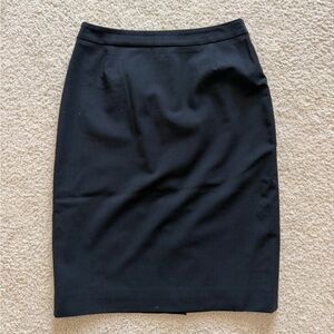 Like new Boss Women’s vilea black wool pencil skirt size 4 classic